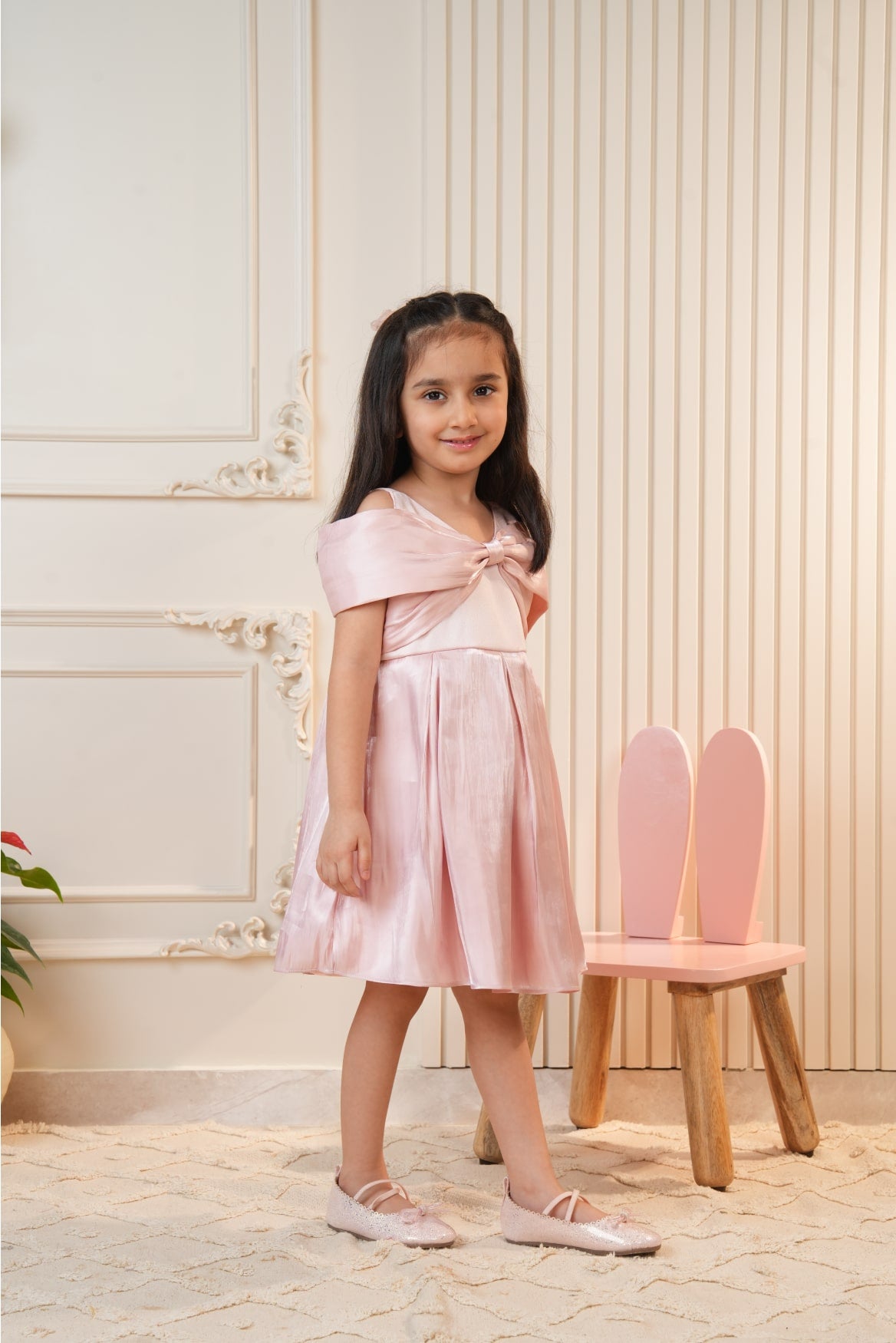 Pink bow pleated dress