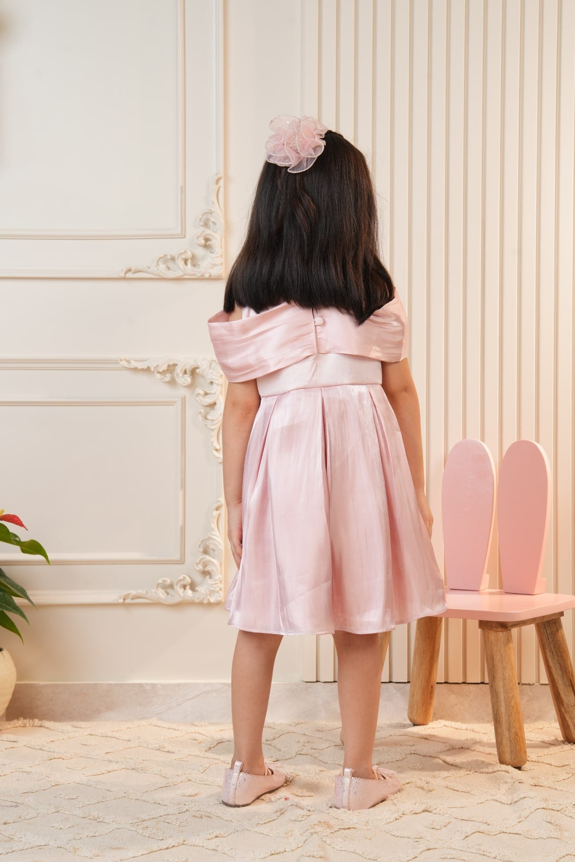 Pink bow pleated dress